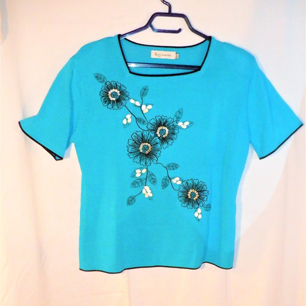 ~~~ Kay Dee ~~~ TOP ~ Large